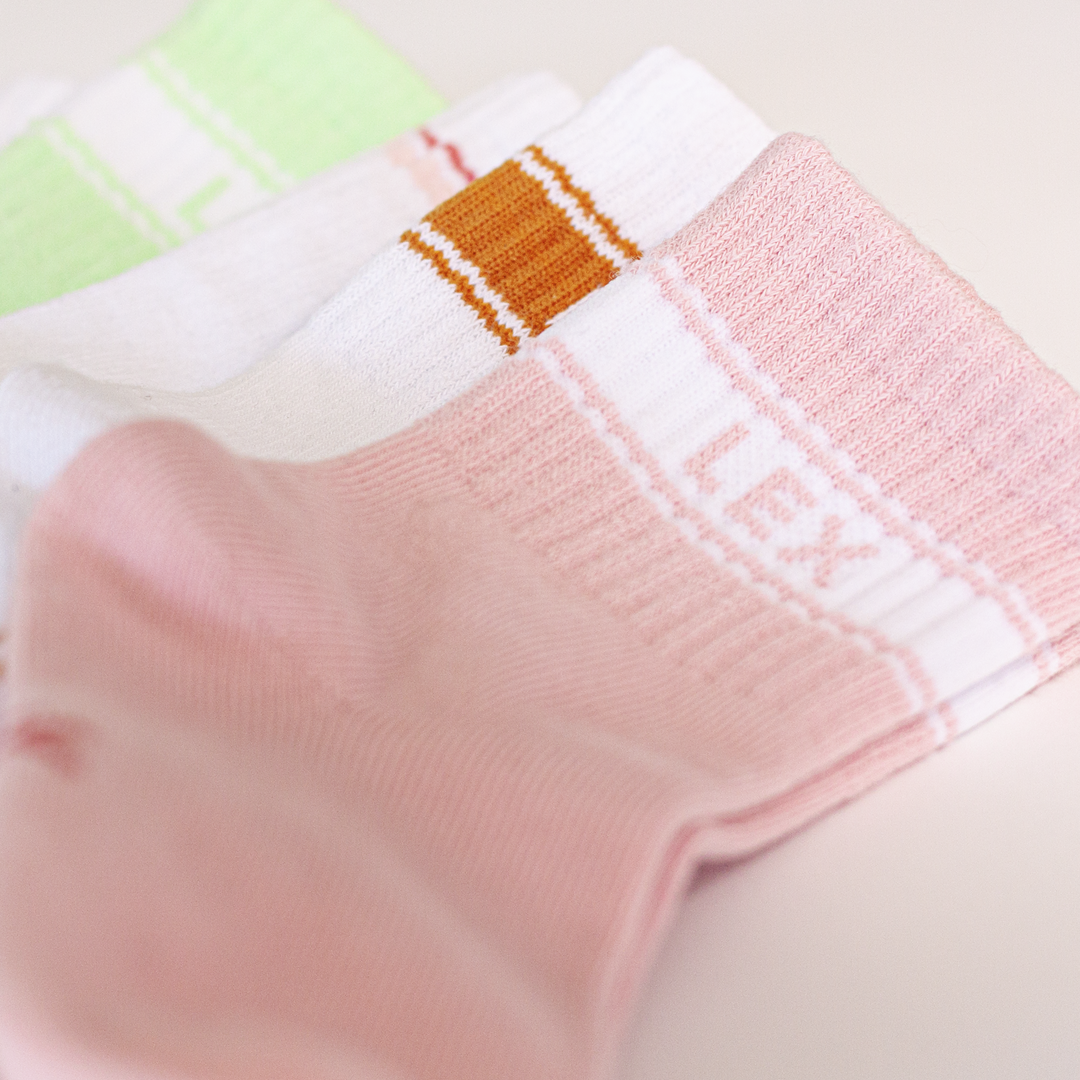 WANDER CREW SOCKS (DUSTY PINK)