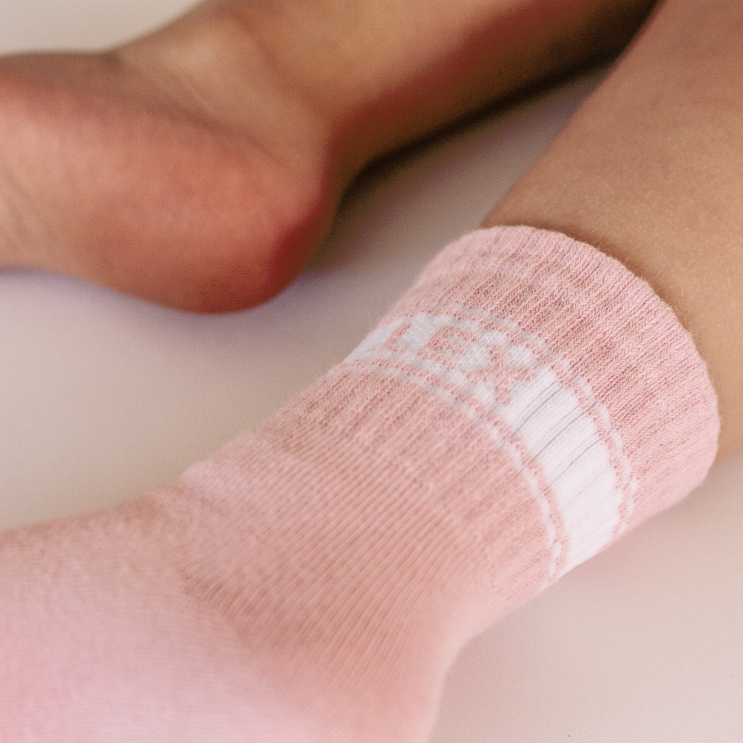 WANDER CREW SOCKS (DUSTY PINK)